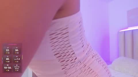 Snapshot of mia_corner chatting on 02-19-26, 07:04 mia_corner online show from 02-19-26, 07:04