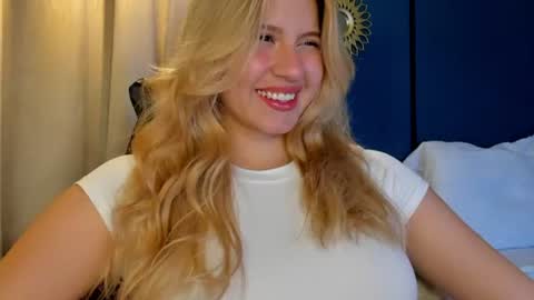 M I A  online show from 07-16-26, 07:20