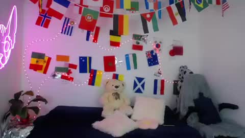 mia_cute_girl online show from 06-23-26, 12:25