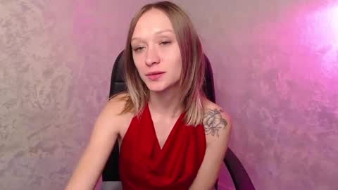Snapshot of mia_cuteu chatting on 09-16-25, 02:01 Mia online show from 09-16-25, 02:01