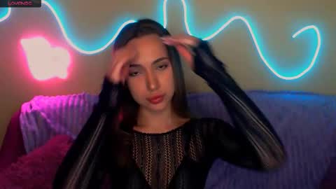 mia_cutie77 online show from 10-14-25, 09:43