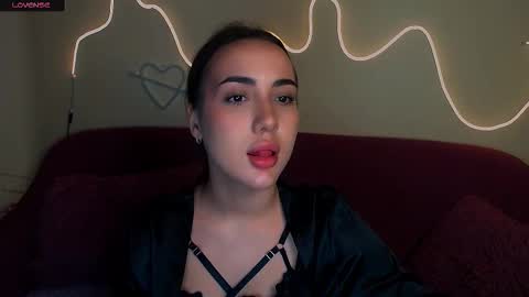 mia_cutie77 online show from 11-30-25, 10:41