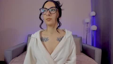 Sarah Luna online show from 04-14-26, 12:22