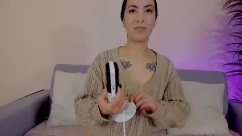 Sarah Luna online show from 06-17-26, 01:23