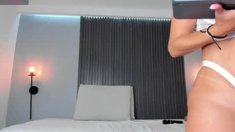 Mia Dollce online show from 04-29-26, 10:52