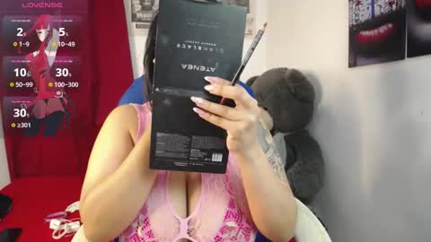 Mia online show from 11-19-25, 10:15