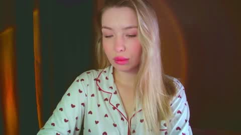 Mia online show from 12-18-24, 03:15