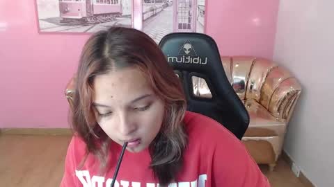 Mia online show from 10-06-25, 12:35