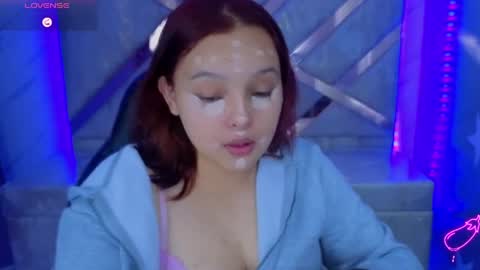 Mia online show from 05-25-26, 01:06