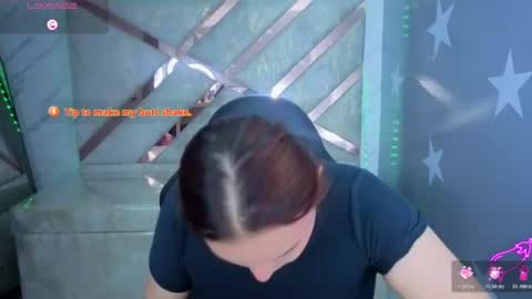 Mia online show from 07-18-26, 01:37