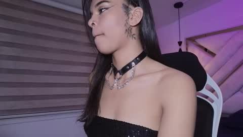 Snapshot of mia_gatesvg chatting on 02-12-26, 03:01 Mia online show from 02-12-26, 03:01