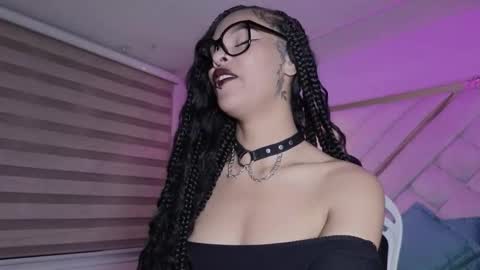 Snapshot of mia_gatesvg chatting on 02-25-26, 02:54 Mia online show from 02-25-26, 02:54