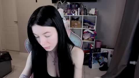MIA HELP ME REACH 100 LIKES online show from 02-18-26, 03:19