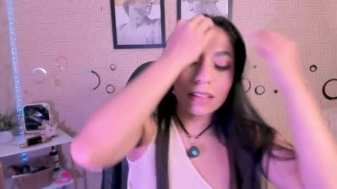 Mia online show from 06-04-26, 12:44