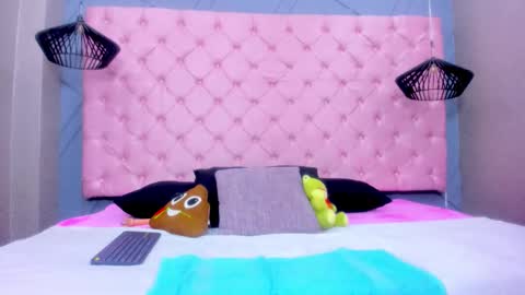 Snapshot of mia_hornny chatting on 11-26-25, 12:28 Mia online show from 11-26-25, 12:28