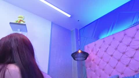 Snapshot of mia_hornny chatting on 05-12-26, 01:08 Mia online show from 05-12-26, 01:08