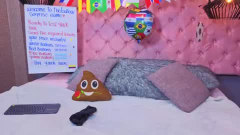 Snapshot of mia_hornny chatting on 07-10-26, 01:14 Mia online show from 07-10-26, 01:14