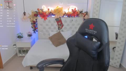 Snapshot of mia_jonnees chatting on 12-03-24, 03:55 online show from 12-03-24, 03:55