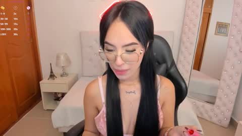 Snapshot of mia_jonnees chatting on 02-17-25, 01:21 online show from 02-17-25, 01:21