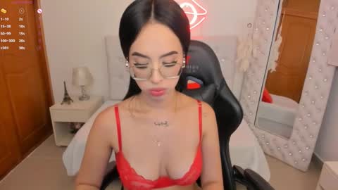 Snapshot of mia_jonnees chatting on 02-23-25, 07:38 online show from 02-23-25, 07:38