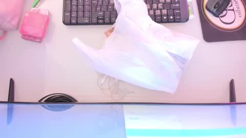 Snapshot of mia_jonnees chatting on 10-07-25, 12:02 online show from 10-07-25, 12:02