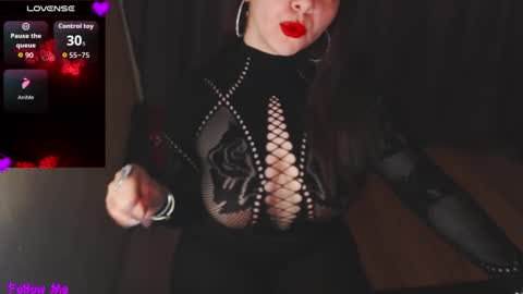 Snapshot of mia_joy8 chatting on 11-19-25, 10:04 MiaJoy online show from 11-19-25, 10:04