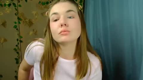 Snapshot of mia_lemm chatting on 06-19-26, 08:29 mia_lemm online show from 06-19-26, 08:29