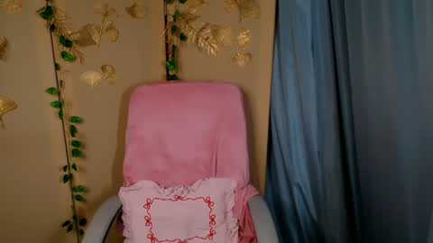 Snapshot of mia_lemm chatting on 07-24-26, 07:06 mia_lemm online show from 07-24-26, 07:06