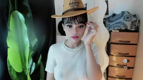 M I A online show from 07-17-26, 07:59