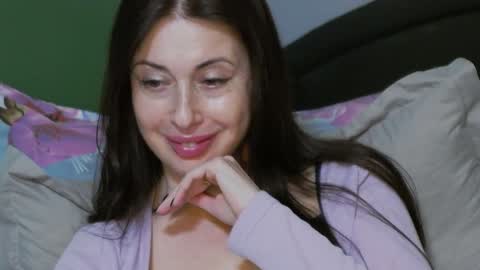 Snapshot of mia_lovi chatting on 01-17-25, 01:15 mia_lovi online show from 01-17-25, 01:15