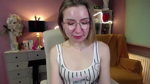 Mia online show from 12-23-24, 12:19