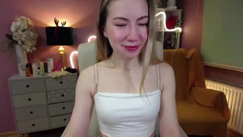 Mia online show from 01-05-25, 07:38