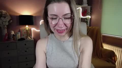 Mia online show from 02-03-25, 10:47