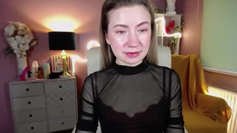 Mia online show from 02-08-25, 07:37