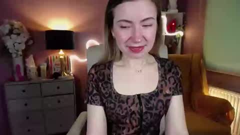 Mia online show from 02-14-25, 07:28