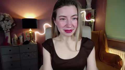 Mia online show from 02-16-25, 07:37