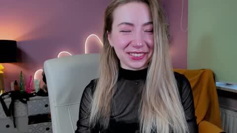 Mia online show from 10-01-25, 06:52