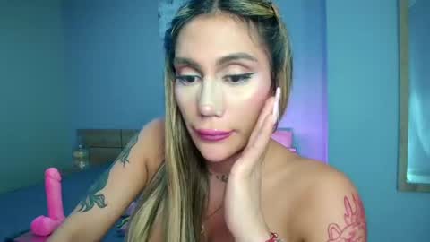 Snapshot of mia_mattel chatting on 06-11-26, 06:28 333 online show from 06-11-26, 06:28