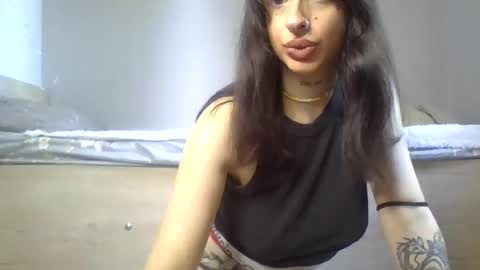Snapshot of mia_meeeow chatting on 06-16-26, 09:45 Mia online show from 06-16-26, 09:45