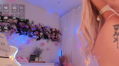 Snapshot of mia_milana chatting on 01-28-25, 05:32   online show from 01-28-25, 05:32
