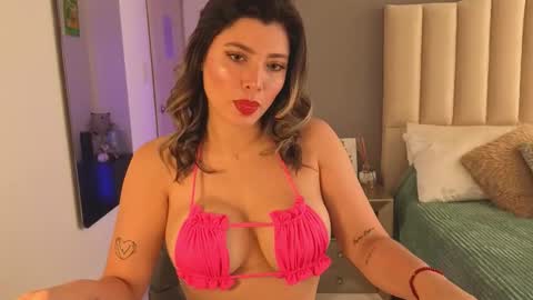 Snapshot of mia_monroe_888 chatting on 11-20-25, 04:18 Mia Monroe online show from 11-20-25, 04:18