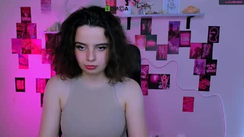 Snapshot of mia_mooon_ chatting on 05-17-26, 09:17 mia_mooon_ online show from 05-17-26, 09:17