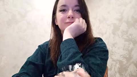 Mia online show from 11-08-25, 09:31