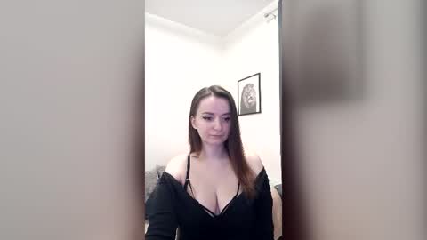 Mia online show from 06-29-26, 10:21