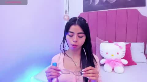 Mia online show from 06-10-26, 12:15