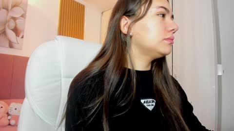 Mia Nevaeh - follow me online show from 01-11-25, 08:10