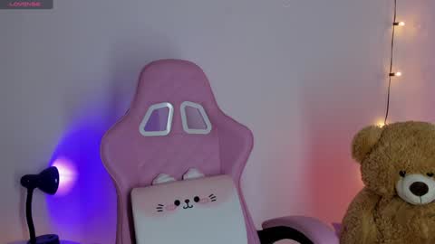 Snapshot of mia_noir chatting on 01-06-25, 04:04 MIA online show from 01-06-25, 04:04