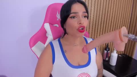 mia novoa online show from 07-30-26, 11:15