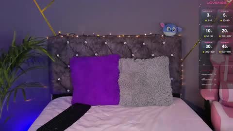 Lia thompson online show from 04-22-26, 12:24