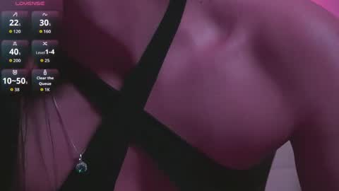 Mia online show from 04-17-26, 11:46